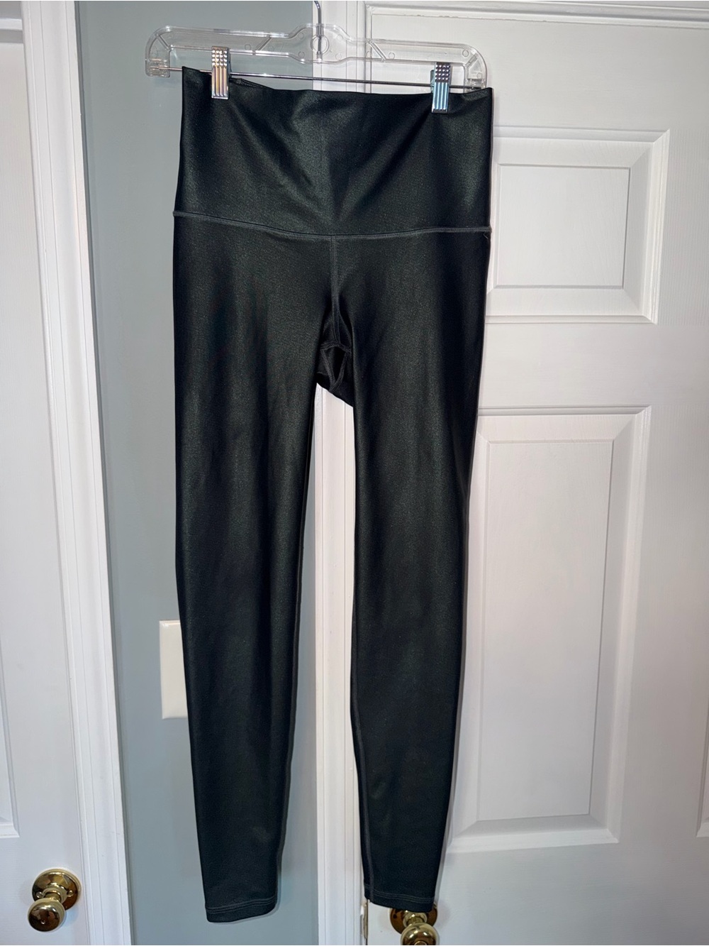 OLD NAVY Active Go-Dry Faux Leather Shimmer High Waisted Leggings Black M